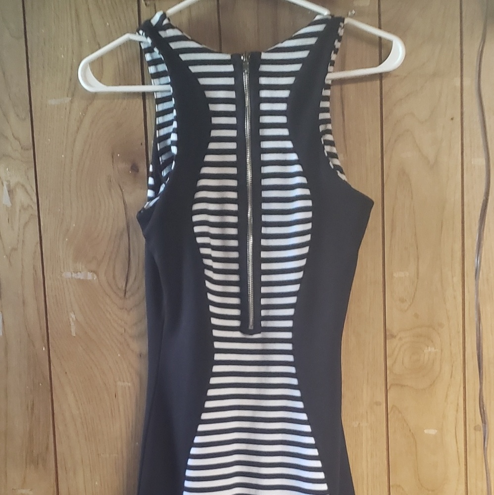 Dress - Picture 2 of 5